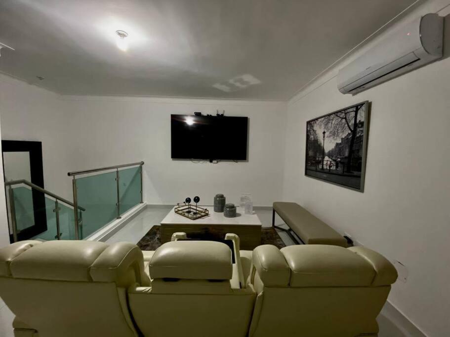 Apartamento Spectacular Penthouse With Private Jacuzzi Terrace Santiago De Los Caballeros Exterior foto